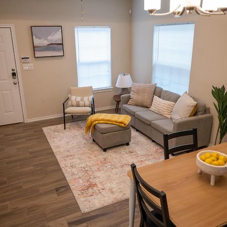 Fabulous King Size Bed In A Gated Neighborhood! Apartment Edinburg Exterior foto