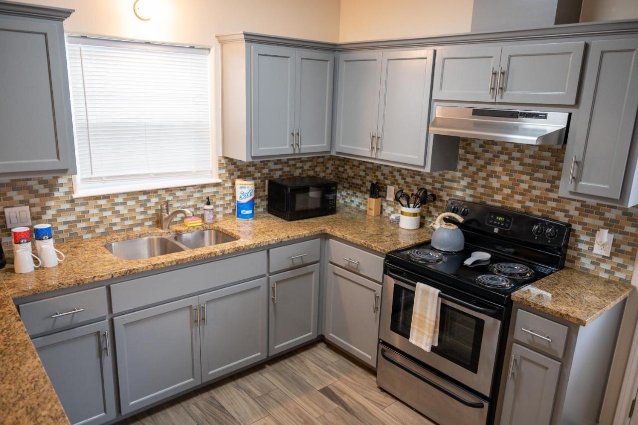Fabulous King Size Bed In A Gated Neighborhood! Apartment Edinburg Exterior foto