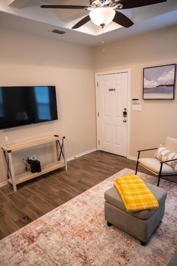 Fabulous King Size Bed In A Gated Neighborhood! Apartment Edinburg Exterior foto