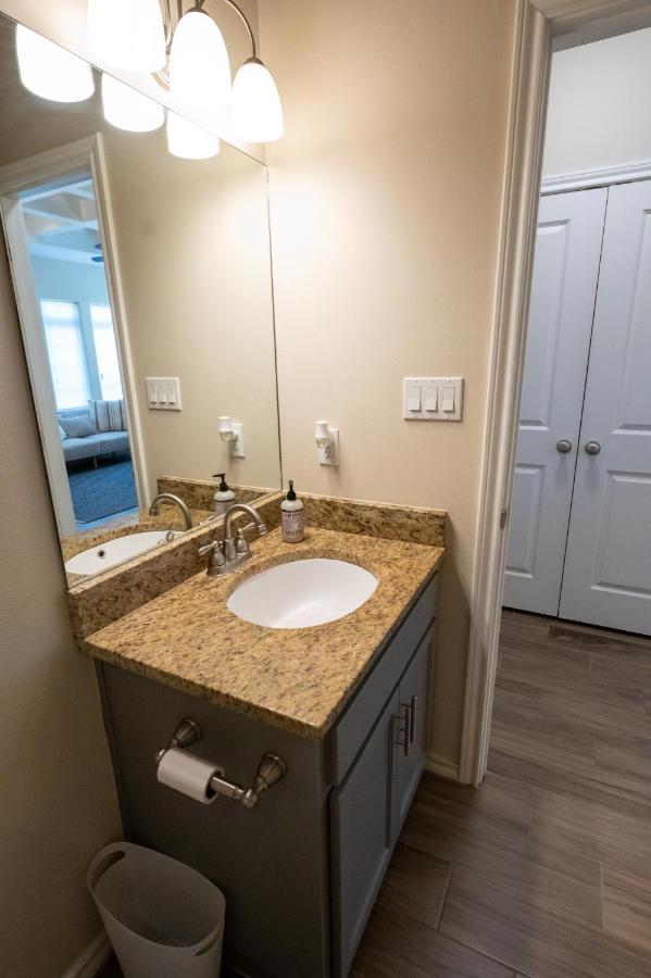 Fabulous King Size Bed In A Gated Neighborhood! Apartment Edinburg Exterior foto