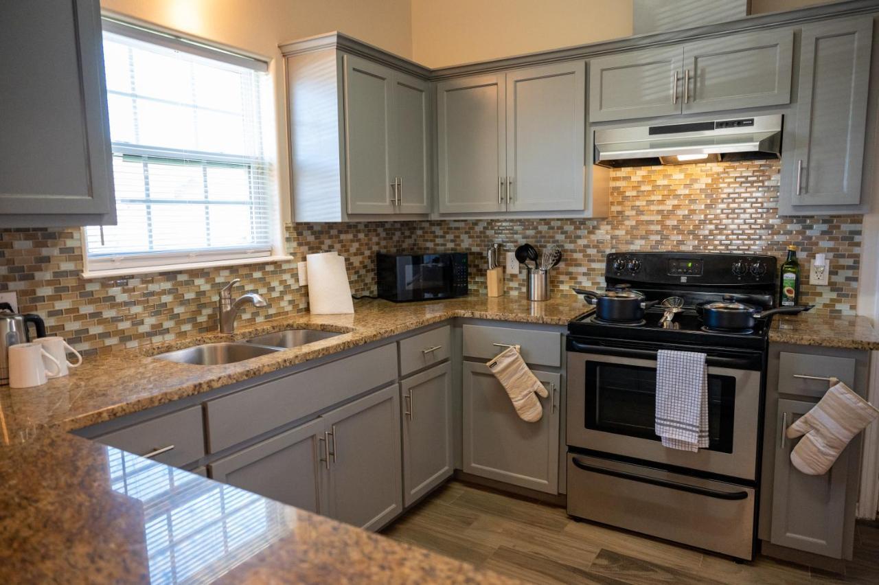 Fabulous King Size Bed In A Gated Neighborhood! Apartment Edinburg Exterior foto