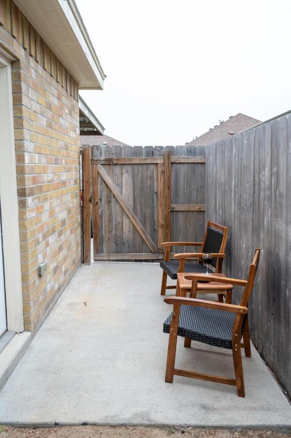 Fabulous King Size Bed In A Gated Neighborhood! Apartment Edinburg Exterior foto