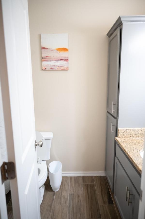 Fabulous King Size Bed In A Gated Neighborhood! Apartment Edinburg Exterior foto